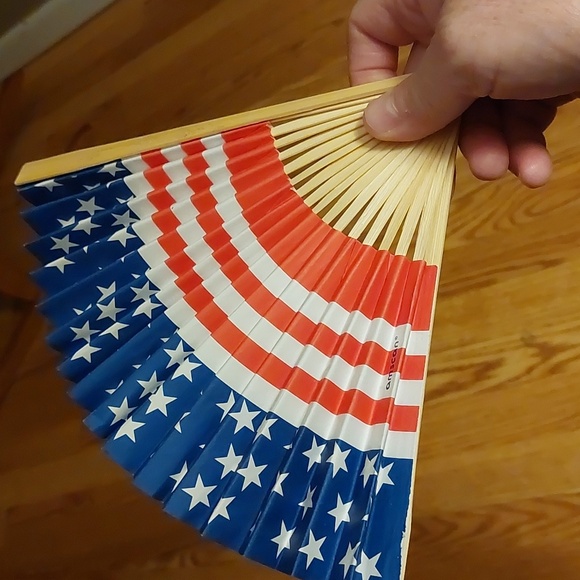 Set of 2 folding fans - Picture 4 of 5